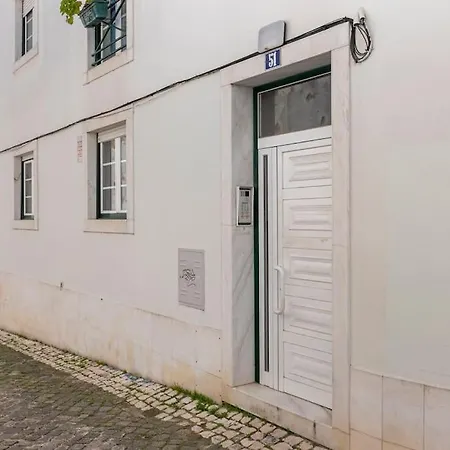 Patio - 57655al * Lisboa